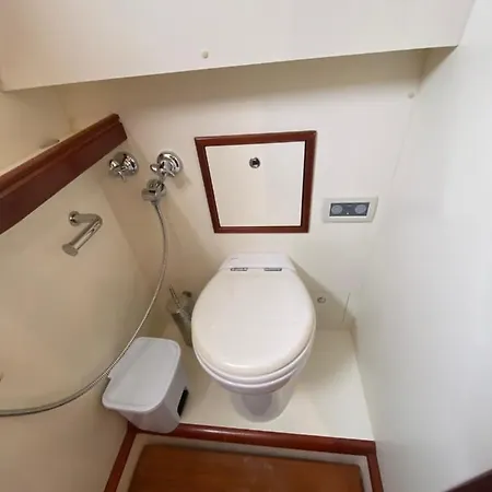 Yachts Abati Cabina Deluxe Matrimoniale Botel Gaeta